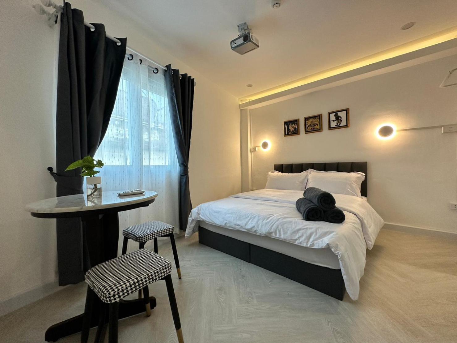 The White Den Sukhumvit 44 Bangkok Exterior foto